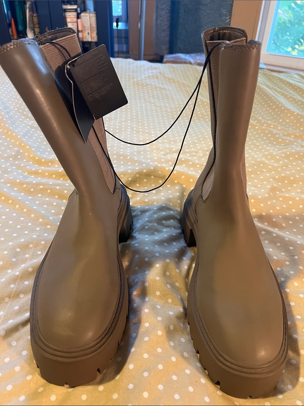 Forever 21 Olive Brown Lace-Up Chelsea Lug Boots